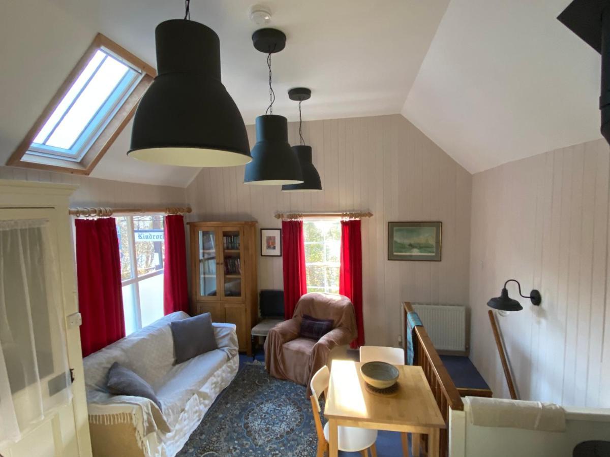 Cobbler'S Cottage At Kindrochet, Strathtay Питлохри Экстерьер фото